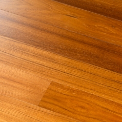 Lounge Тик